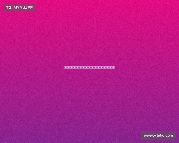 《绝地摸鱼：沙雕队友带我花式成盒》或者《枪法随缘决赛圈全员戏精附体》